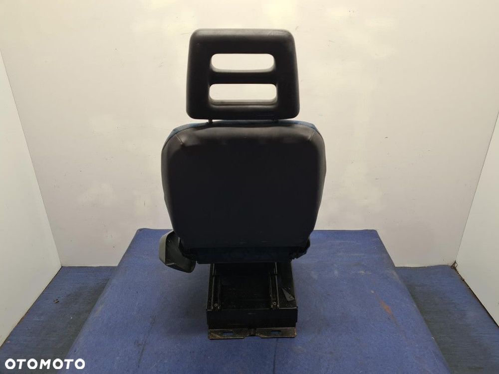 IVECO EURO CARGO 75E18 FOTEL PASAŻERA. - 8