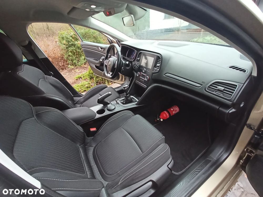 Renault Megane TCe 115 GPF ZEN - 4