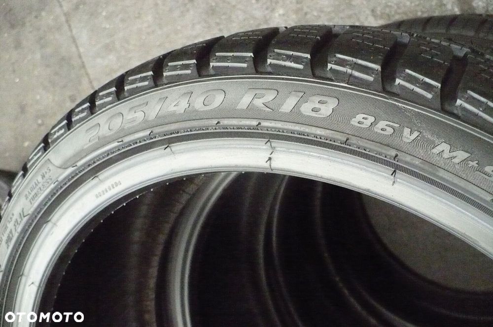 PIRELLI Sottozero 3 RFT 205/40R18 6,9mm 2023 - 2