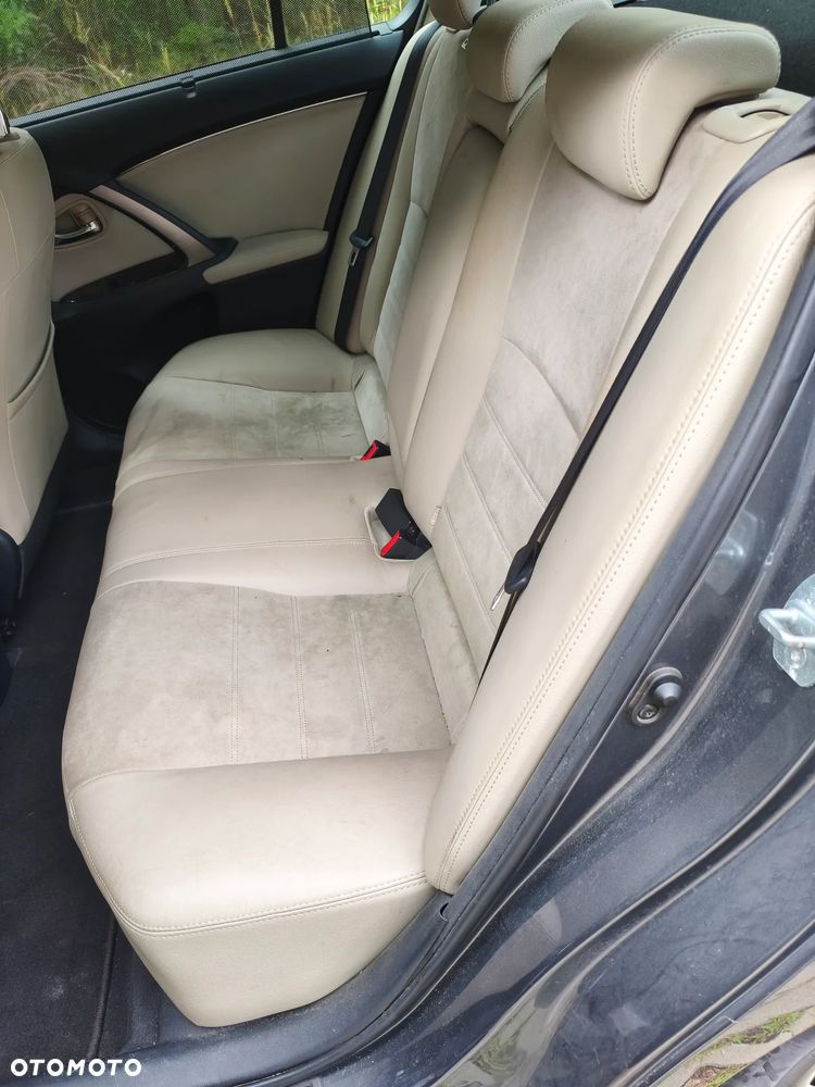Toyota Avensis 2.0 Premium - 7