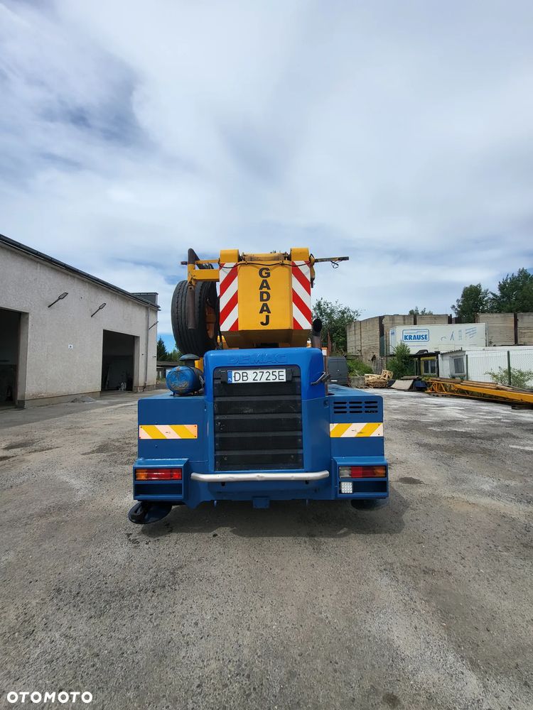 Demag AC25 - 8