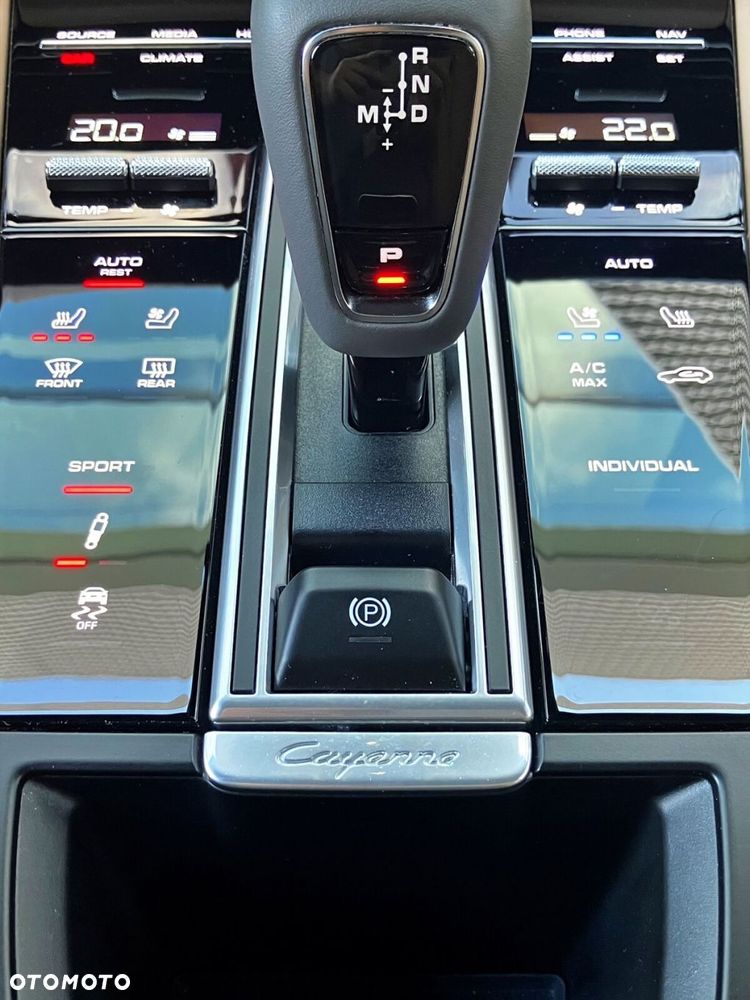 Porsche Cayenne Standard - 32