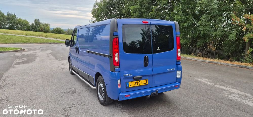 Opel Vivaro - 18