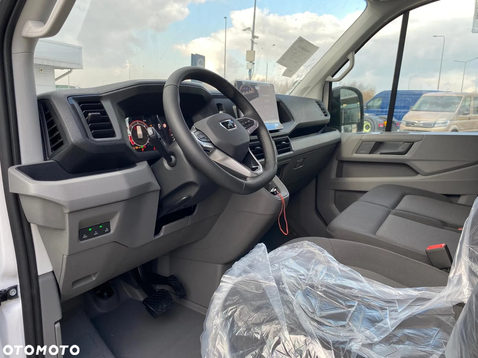 MAN TGE 3.180 4X4 SB - 13