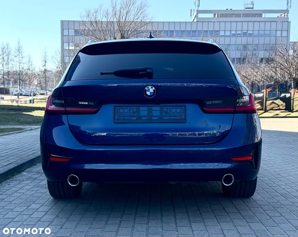 BMW Seria 3 330d xDrive MHEV Luxury Line - 6