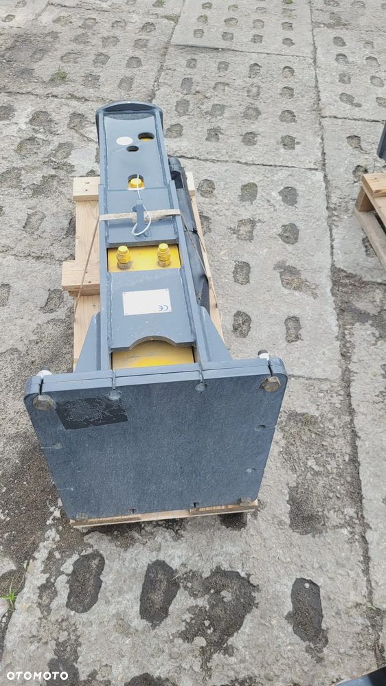 Młot wyburzeniowy hydrauliczny HM 702 Mustang - 5