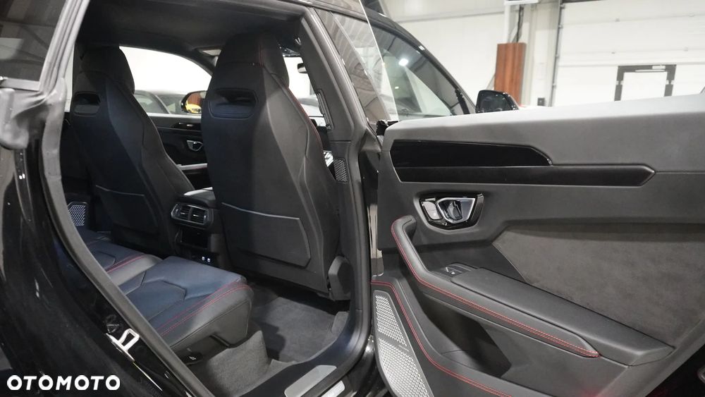 Lamborghini Urus - 12