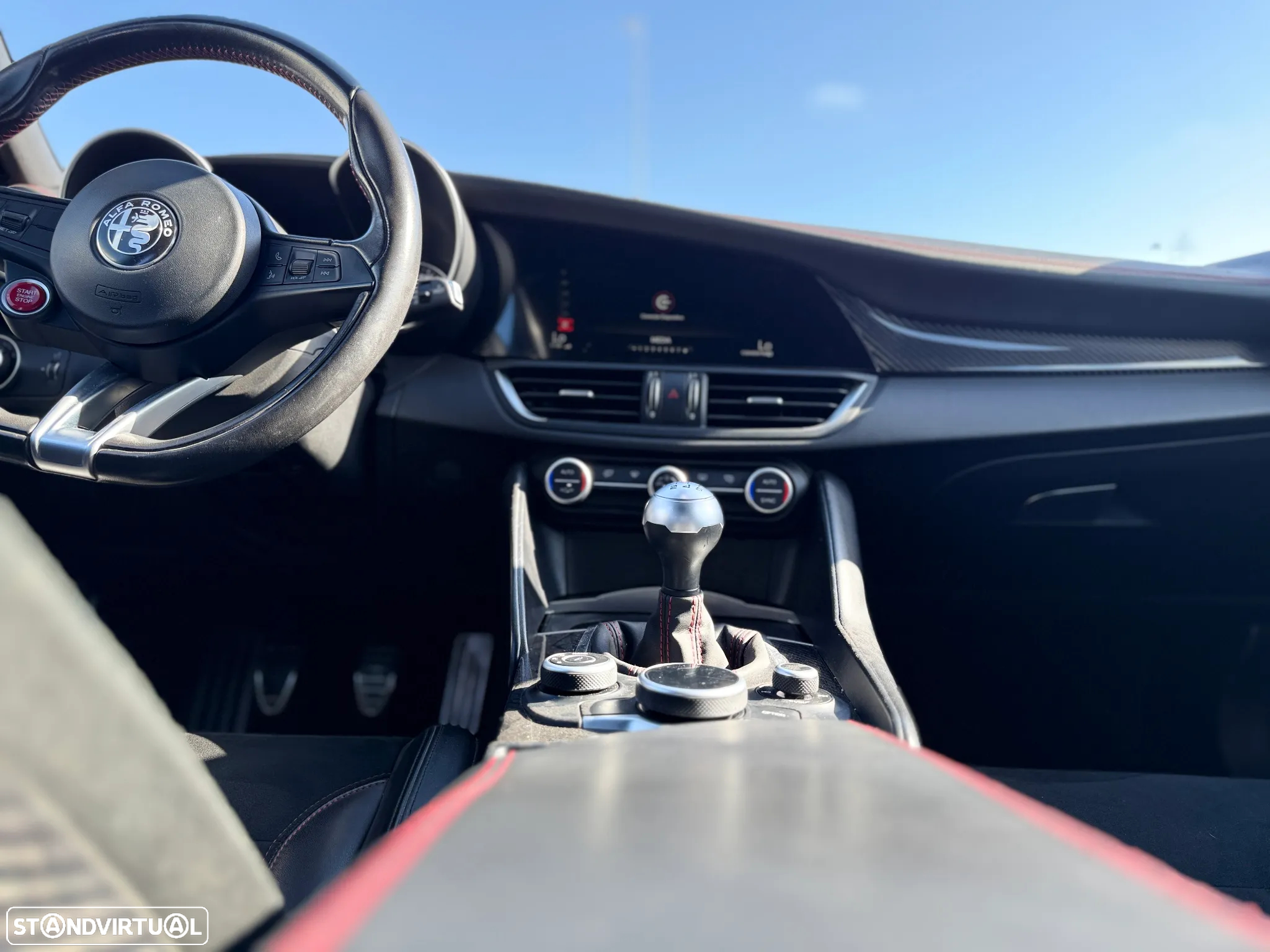 Alfa Romeo Giulia 2.9 V6 Bi-Turbo Quadrifoglio - 22