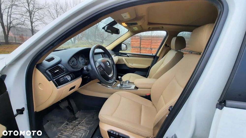 BMW X3 xDrive28i - 11