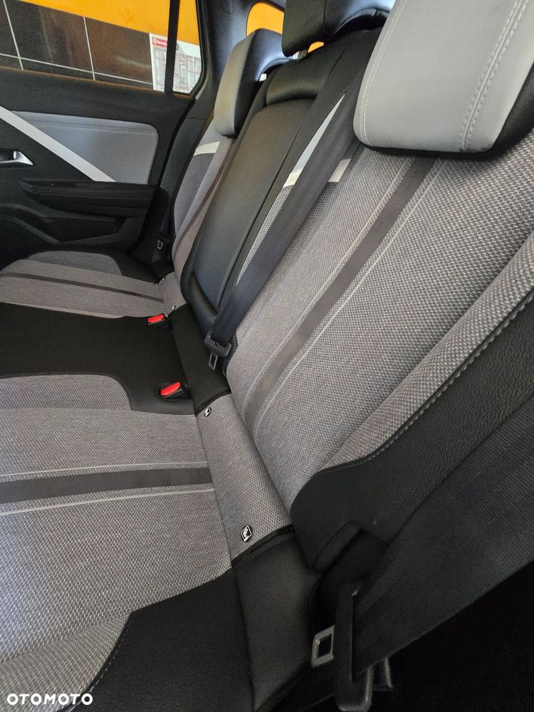 Opel Astra 1.5 D Automatik Elegance - 24