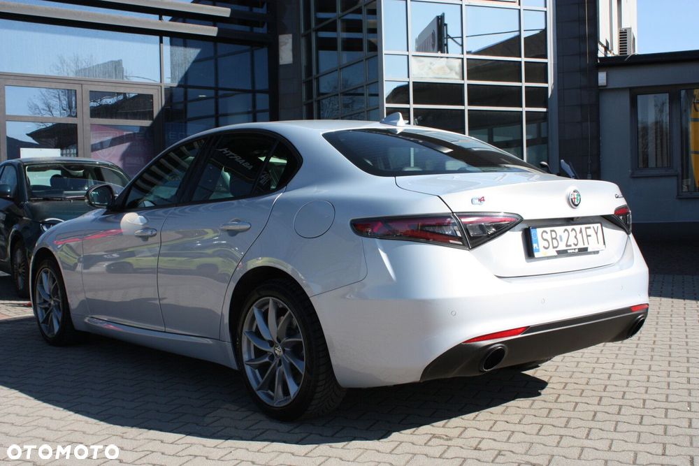 Alfa Romeo Giulia - 6