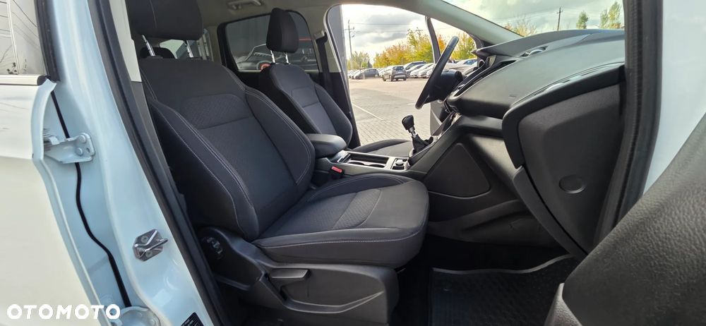 Ford Kuga 1.5 EcoBoost 2x4 Titanium - 38