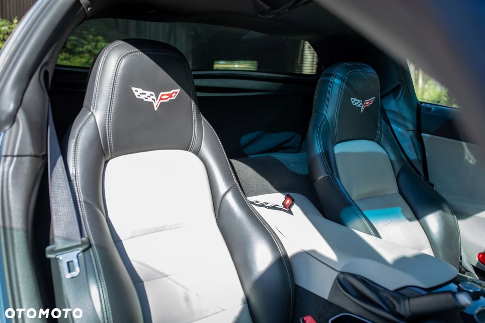 Chevrolet Corvette - 37