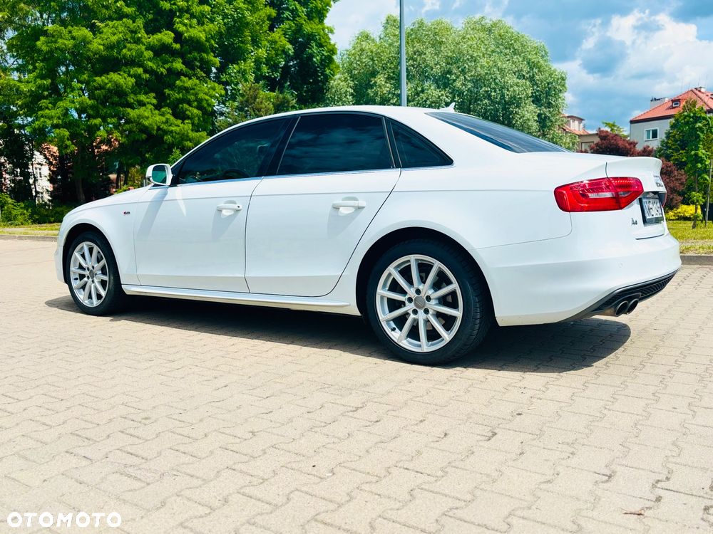 Audi A4 Limousine - 12