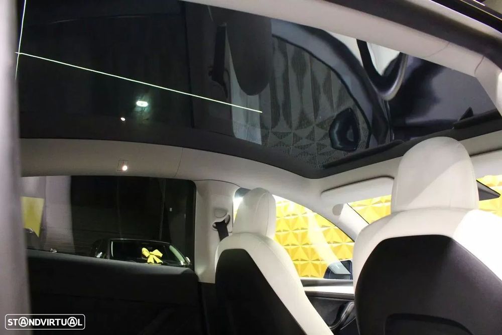 Tesla Model Y Long Range Tração Integral - 21