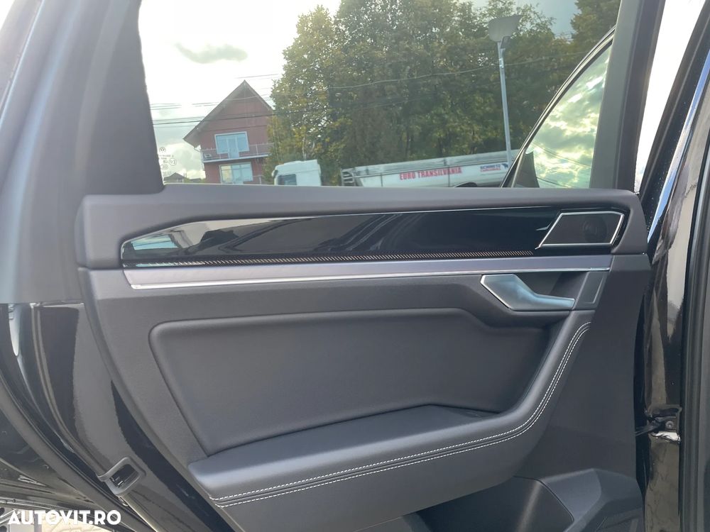 Volkswagen Touareg V6 TDI 4MOTION R-Line - 24