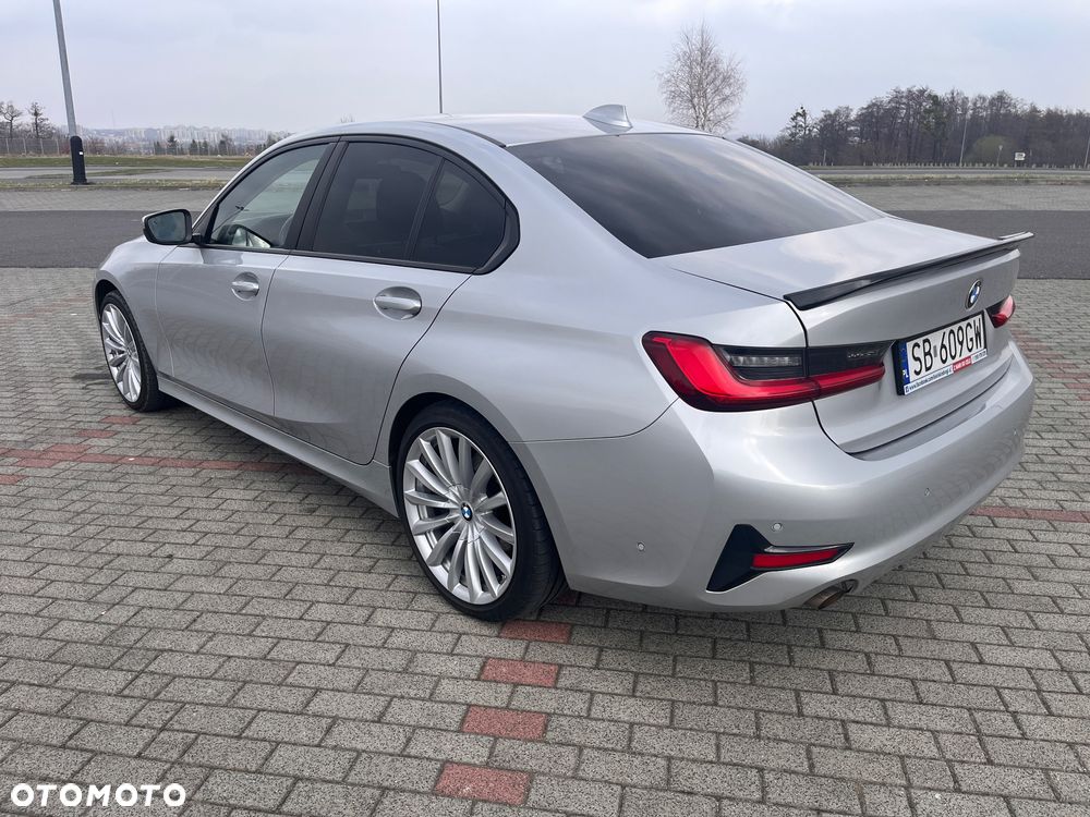BMW Seria 3 320i xDrive Edition M Sport Shadow - 4