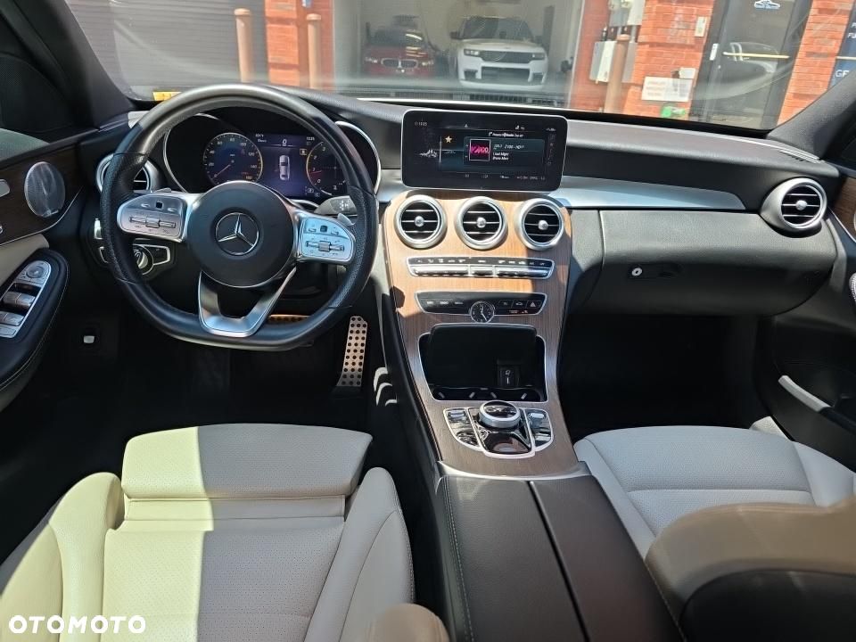 Mercedes-Benz Klasa C 300 4Matic 9G-TRONIC AMG Line - 8