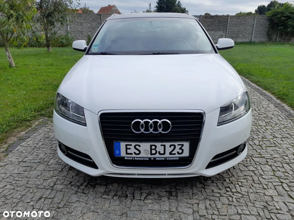 Audi A3 2.0 TFSI S tronic S line Sportpaket - 2
