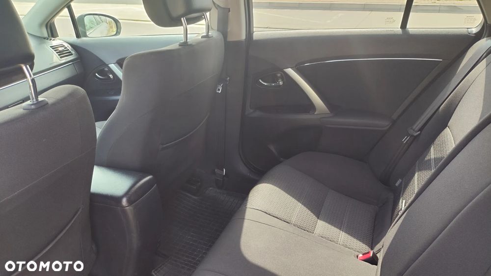 Toyota Avensis 2.0 D-4D Edition (2014) - 14