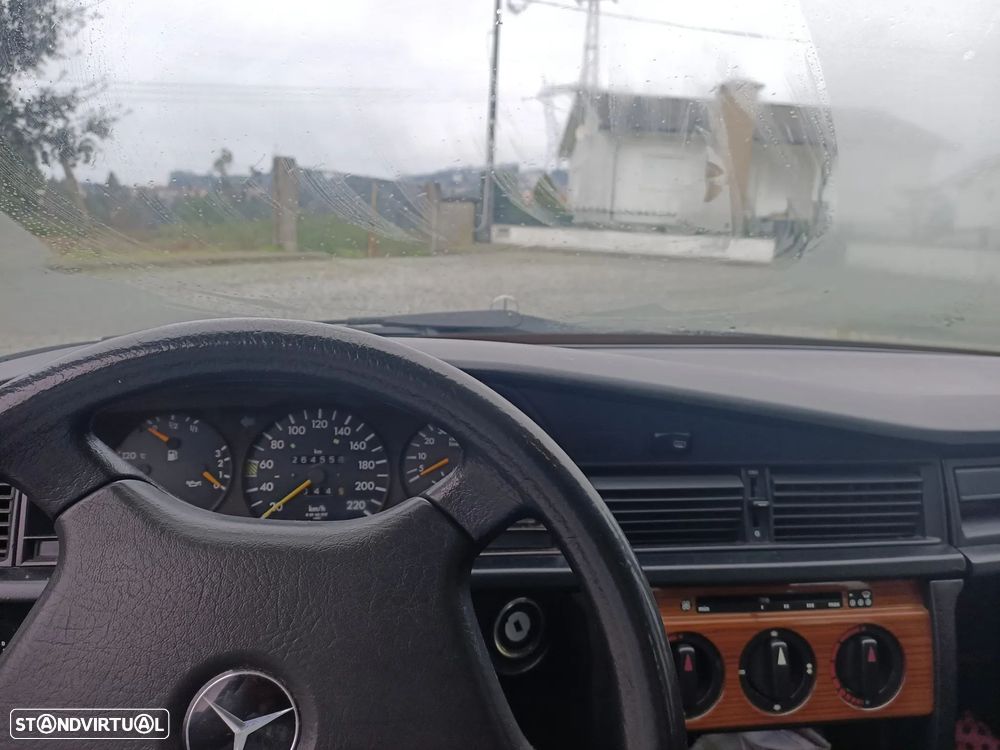 Mercedes-Benz W201 (1982-1993) 190 E 1.7 - 4