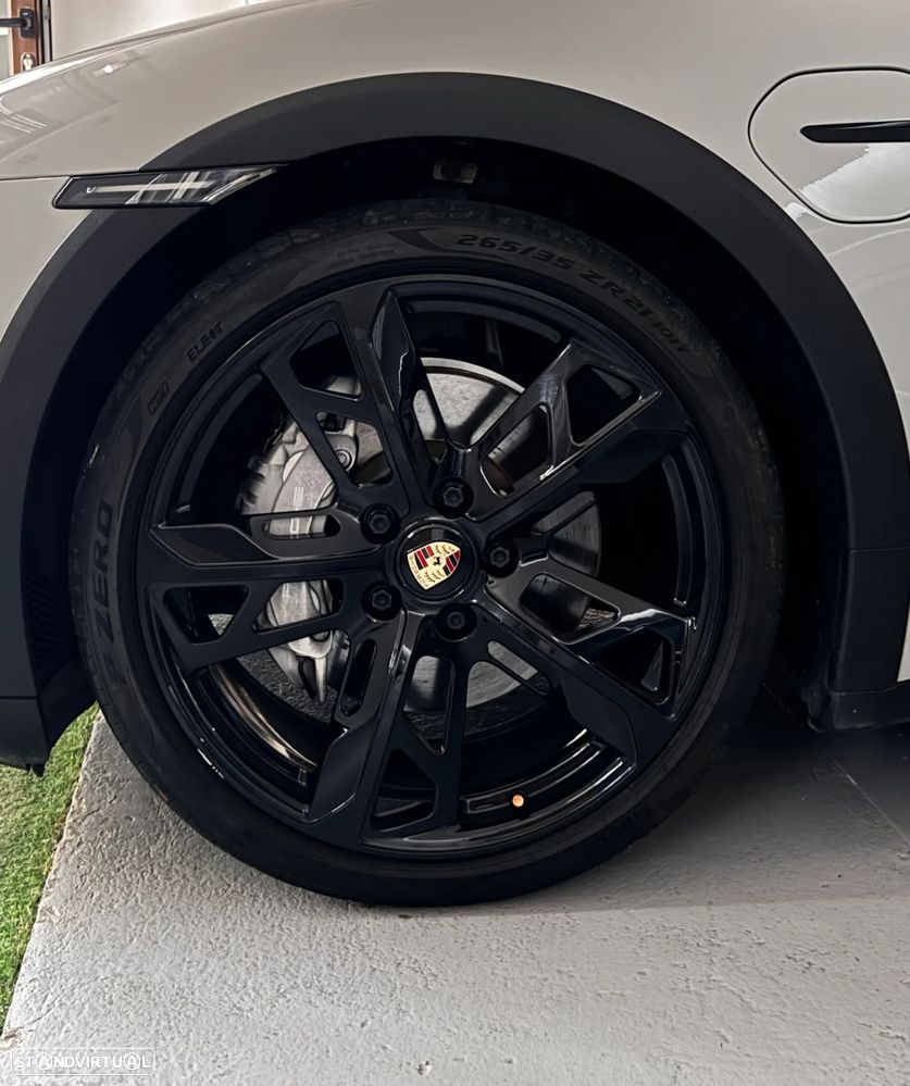 Porsche Taycan Cross Turismo 4 - 19