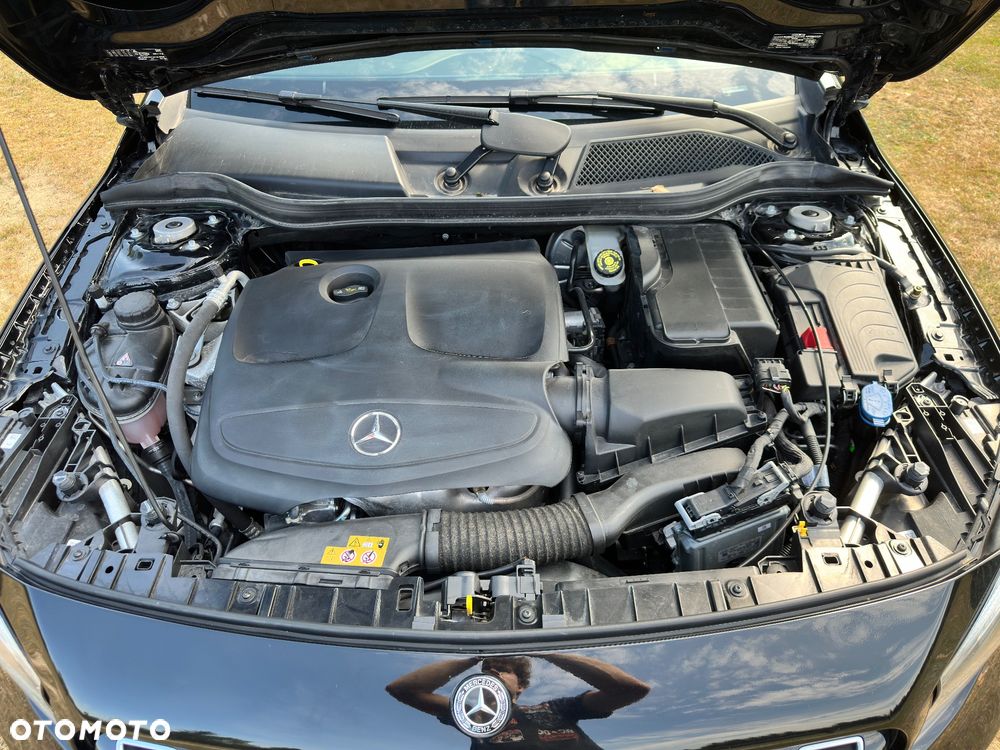 Mercedes-Benz GLA 250 4-Matic AMG Line - 12