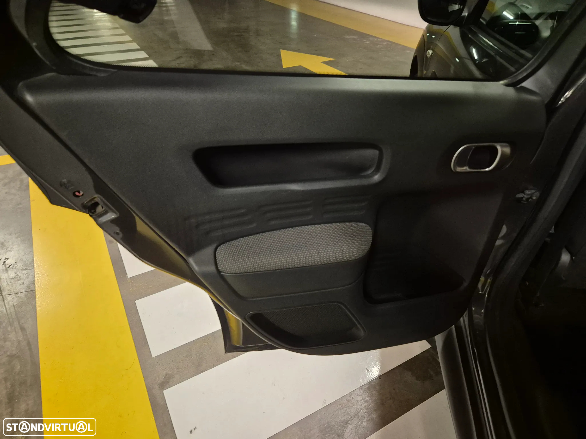 Citroën C4 Cactus BlueHDi 100 Stop&Start Shine - 32