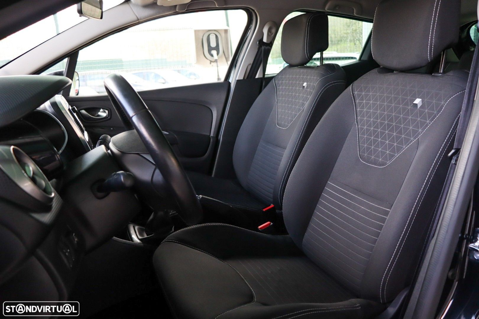 Renault Clio 0.9 TCe Limited Bi-Fuel - 8
