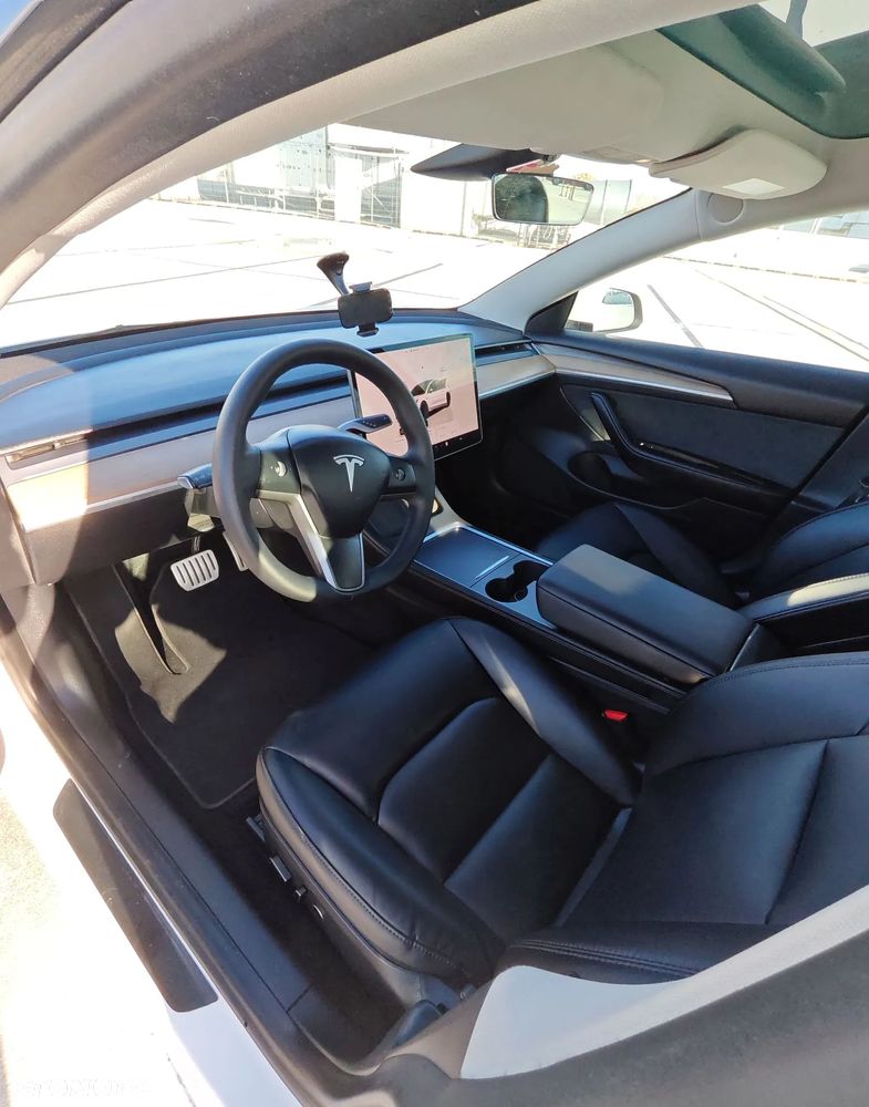 Tesla Model 3 - 14