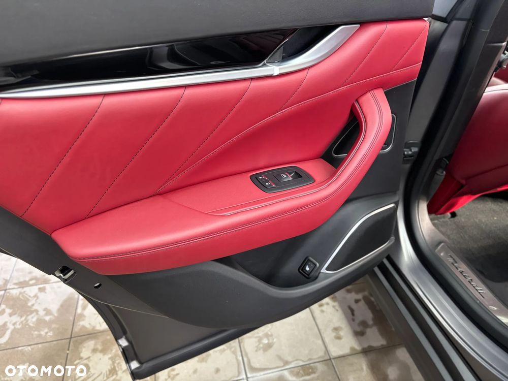 Maserati Levante S Q4 GranSport - 28