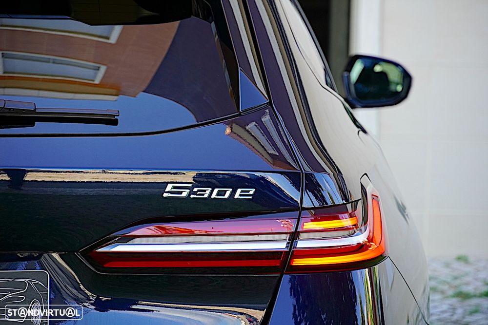 BMW 530 e Pack Desportivo M - 16