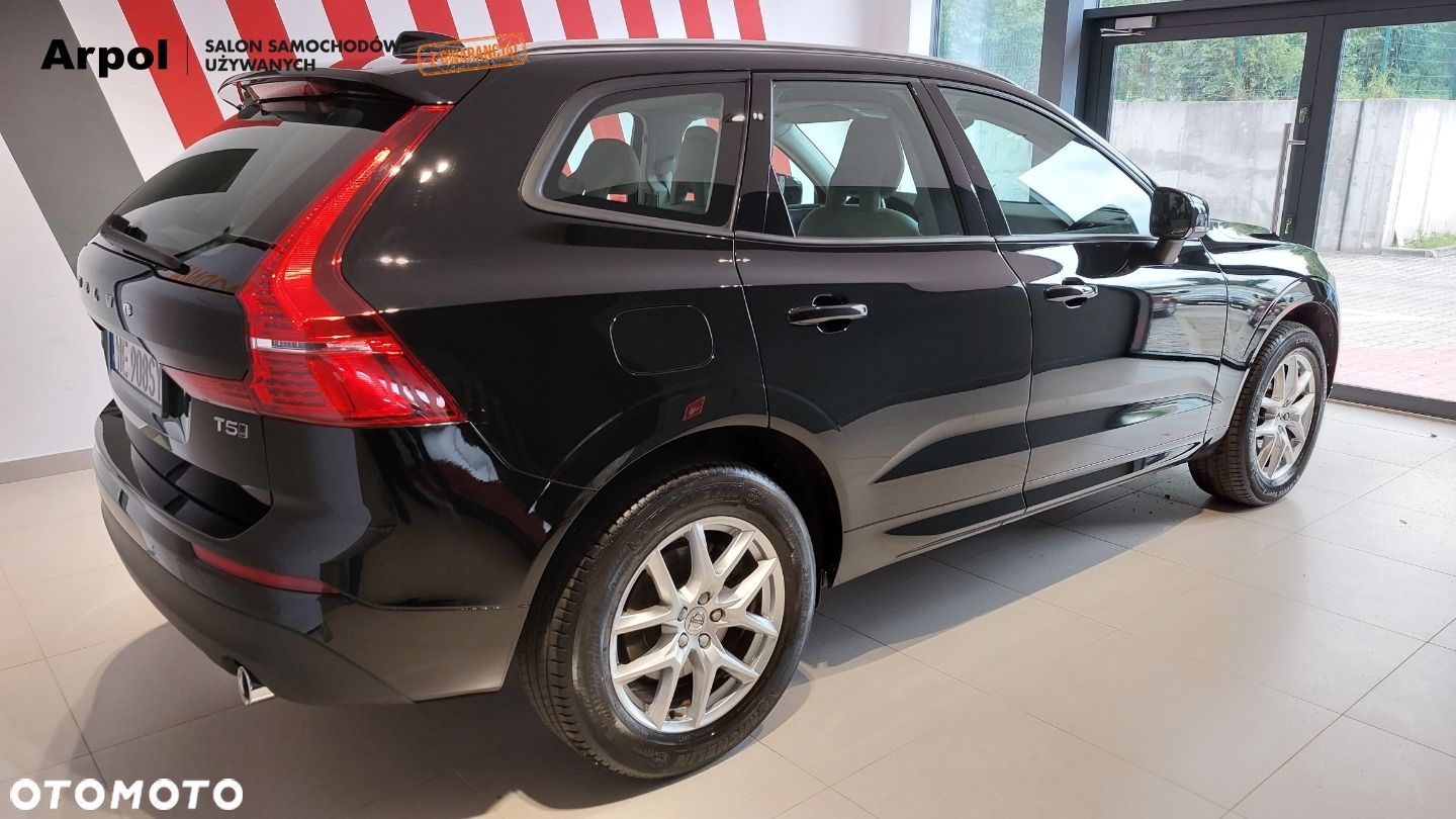 Volvo XC 60 T5 AWD Momentum - 4