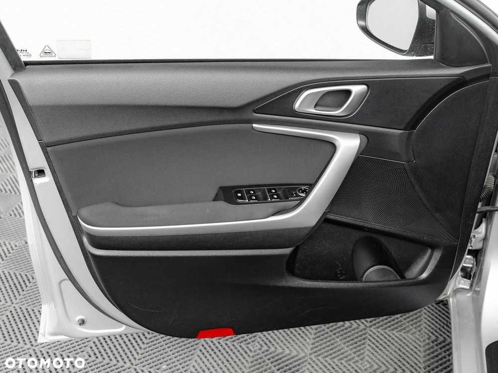 Kia Ceed 1.5 T-GDI M - 11