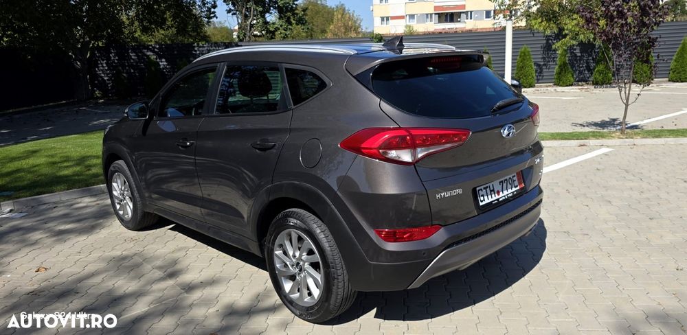 Hyundai Tucson 2.0 CRDI 4WD 6MT Style - 16