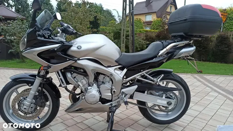 Yamaha FZ6 - 3