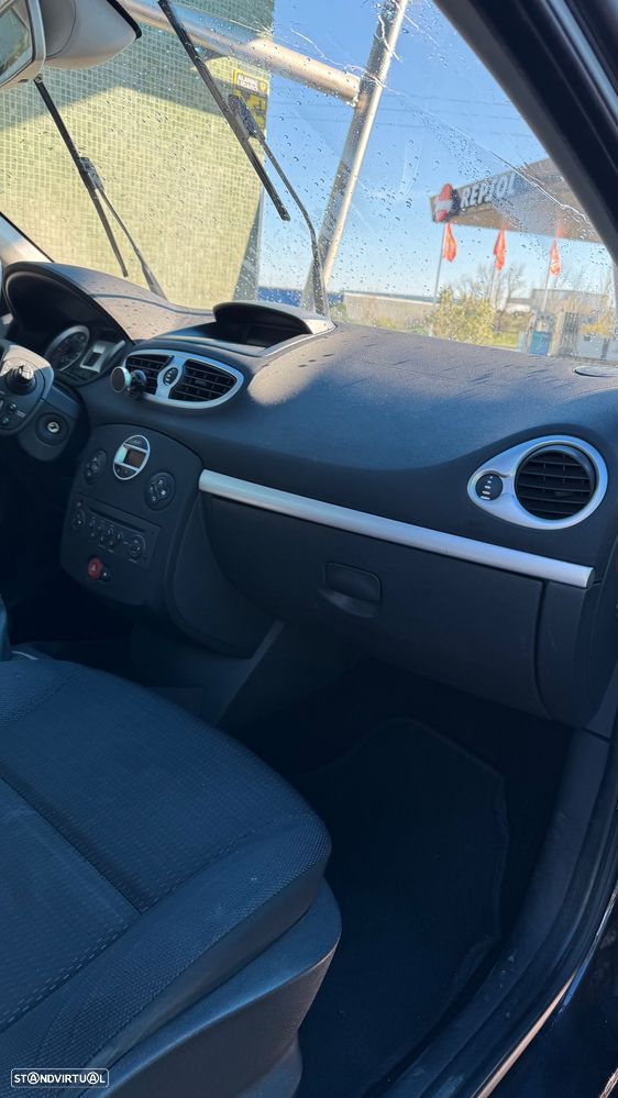 Renault Clio 1.2 16V Confort - 13