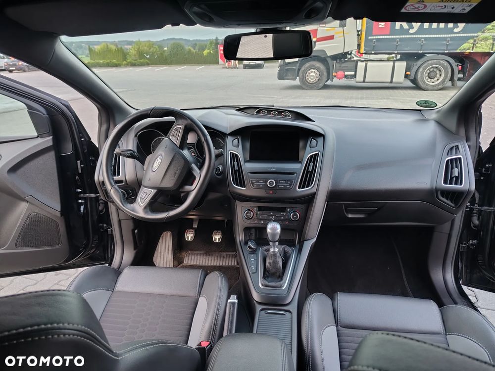 Ford Focus - 21