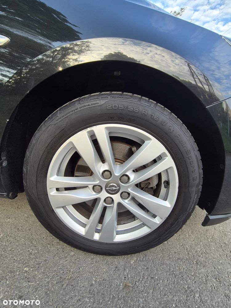 Opel Astra 1.6 CDTI Sport - 26