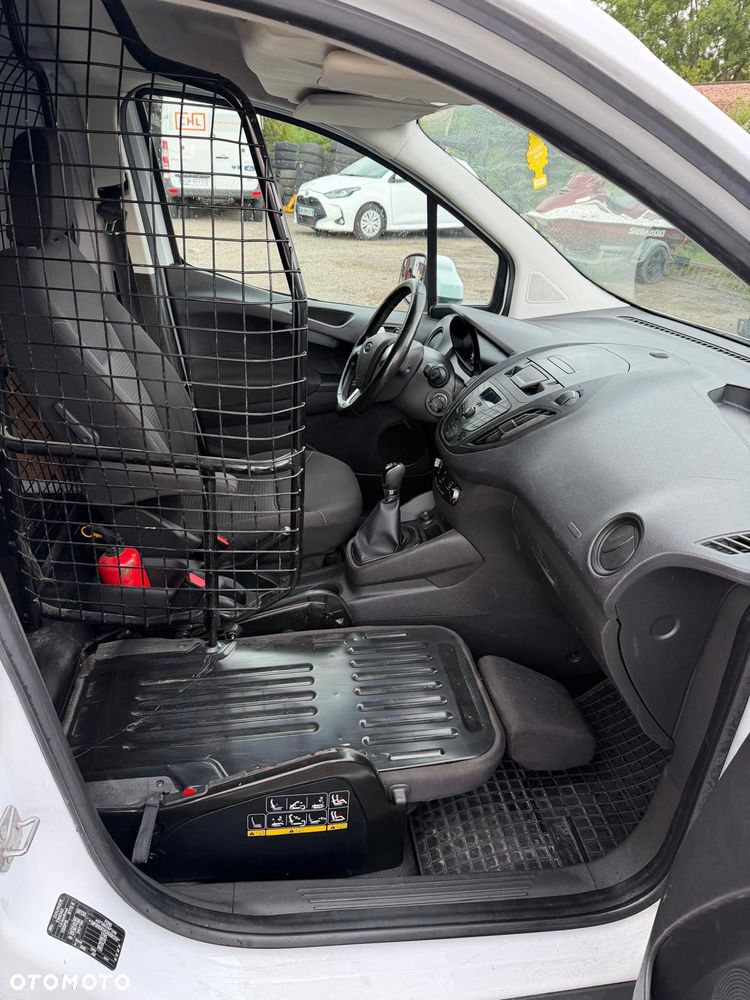 Ford COURIER - 13