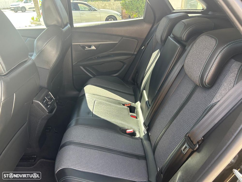 Peugeot 3008 1.6 Hybrid Allure e-EAT8 - 26