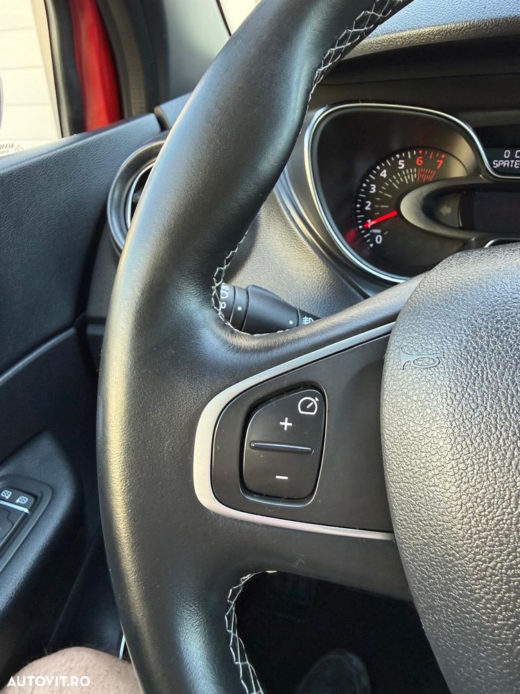 Renault Captur TCe 150 EDC GPF BOSE EDITION - 24