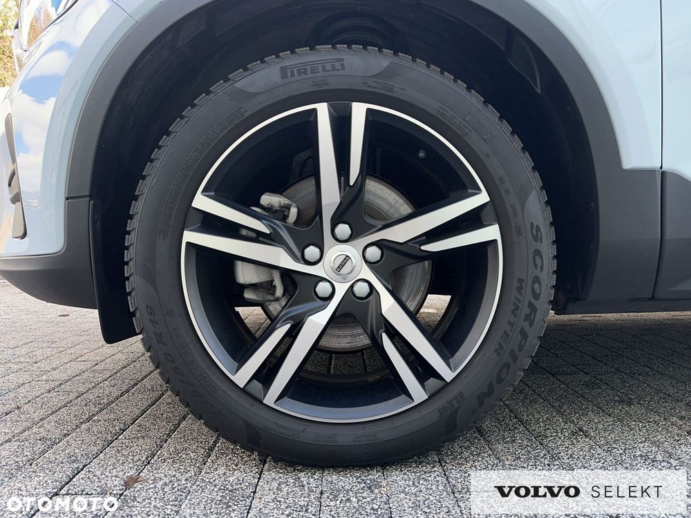 Volvo XC 40 - 25