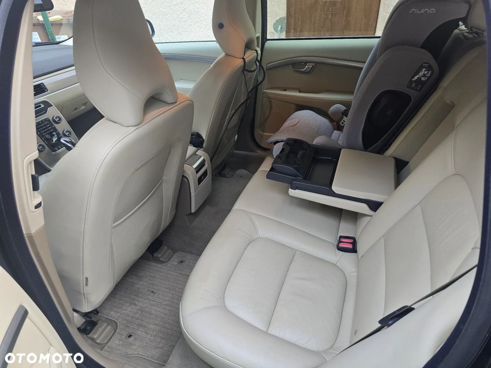 Volvo V70 D2 Summum - 10