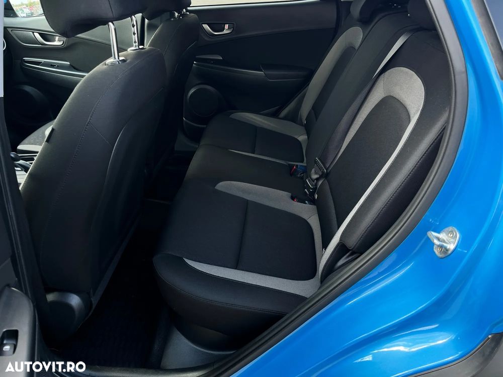 Hyundai KONA - 12