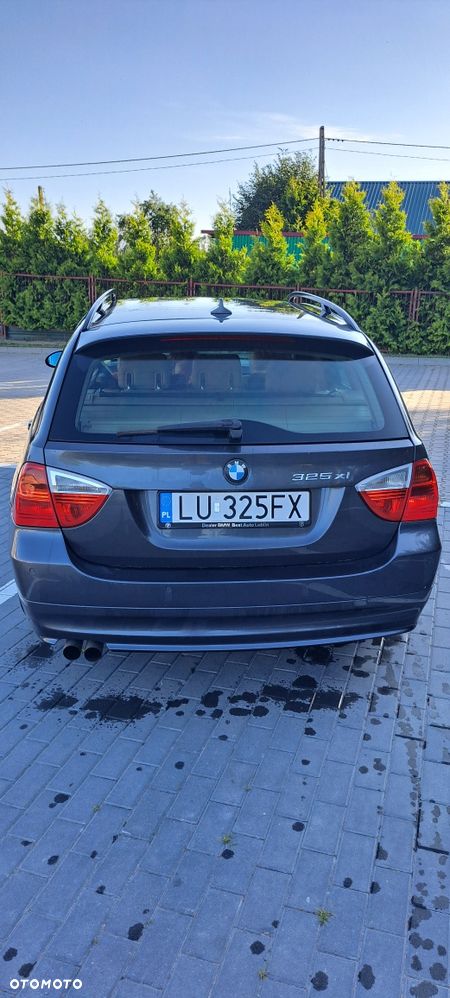 BMW 325Xi 2007 photo 2