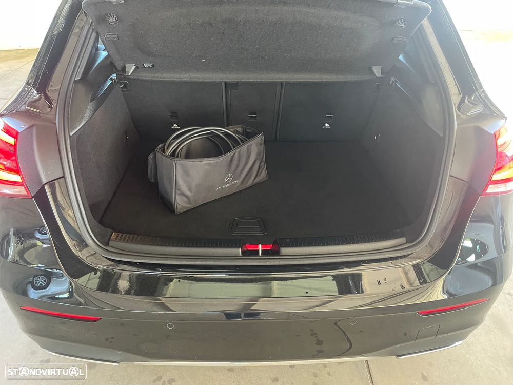 Mercedes-Benz A 250 e 8G-DCT AMG Line - 19