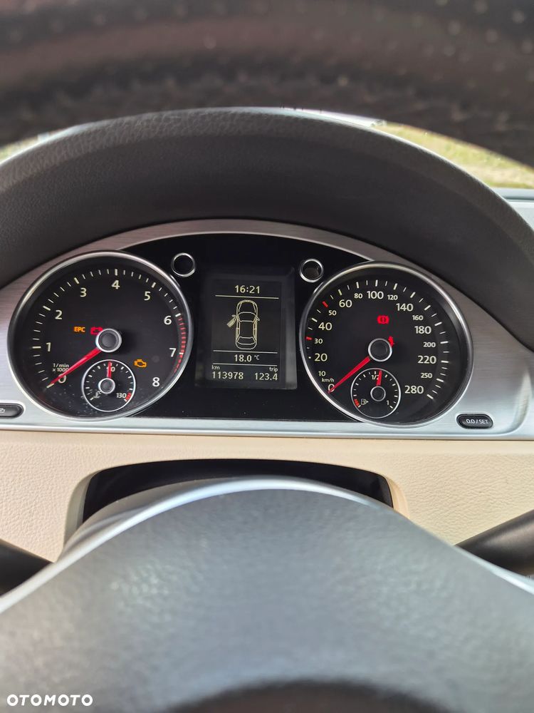 Volkswagen Passat CC - 18