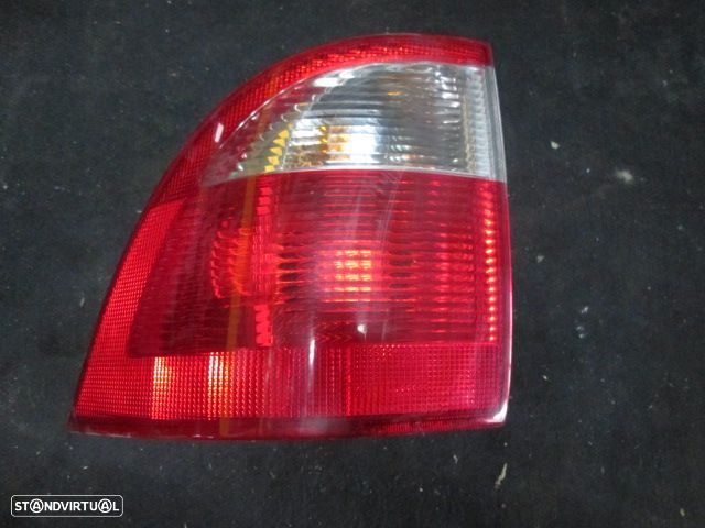 Farol Tras REF0786 SAAB 95 2005 5P SW ESQ HELLA - 1