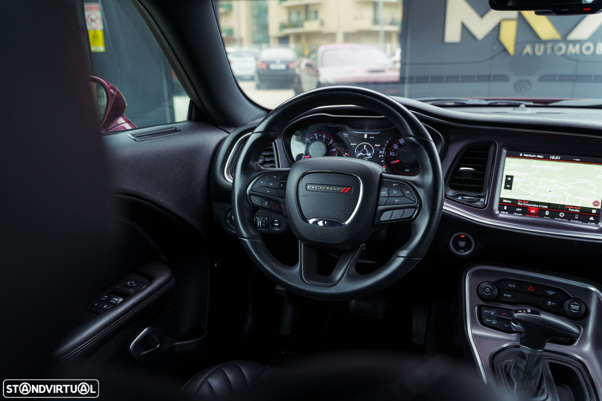 Dodge Challenger Auto SXT Plus - 9